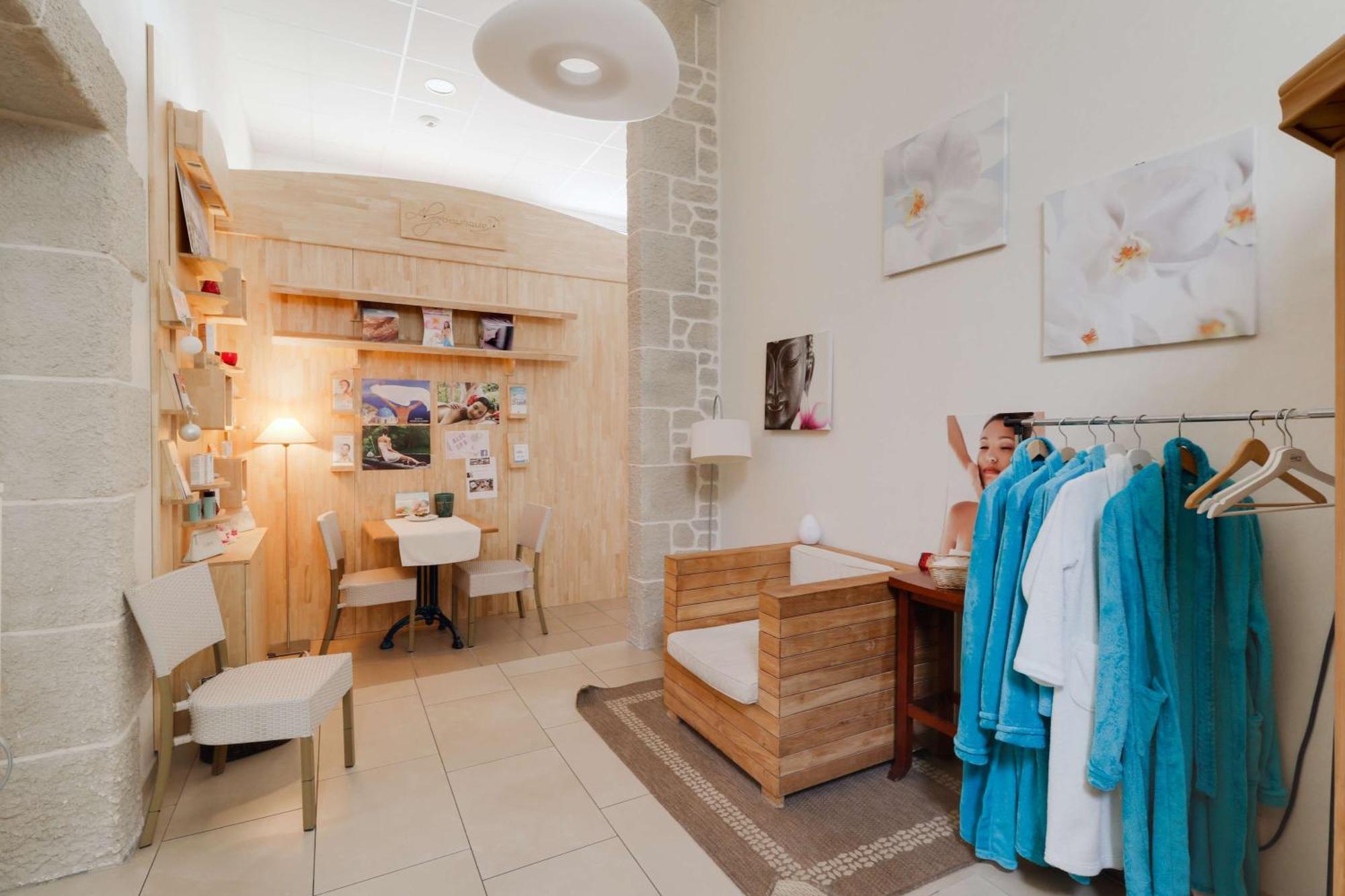 Brit Hotel Alghotel Канкал Екстериор снимка