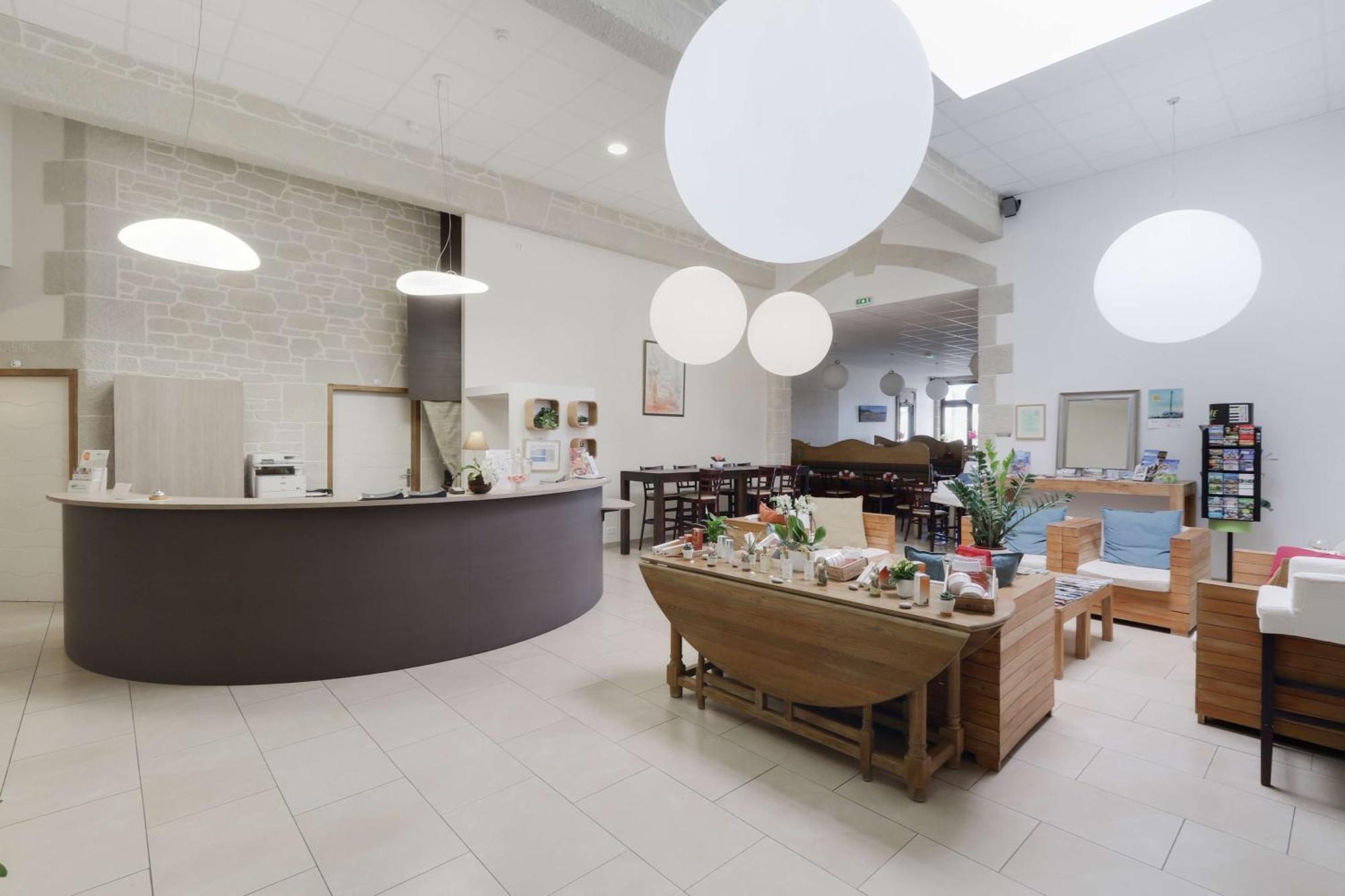 Brit Hotel Alghotel Канкал Екстериор снимка
