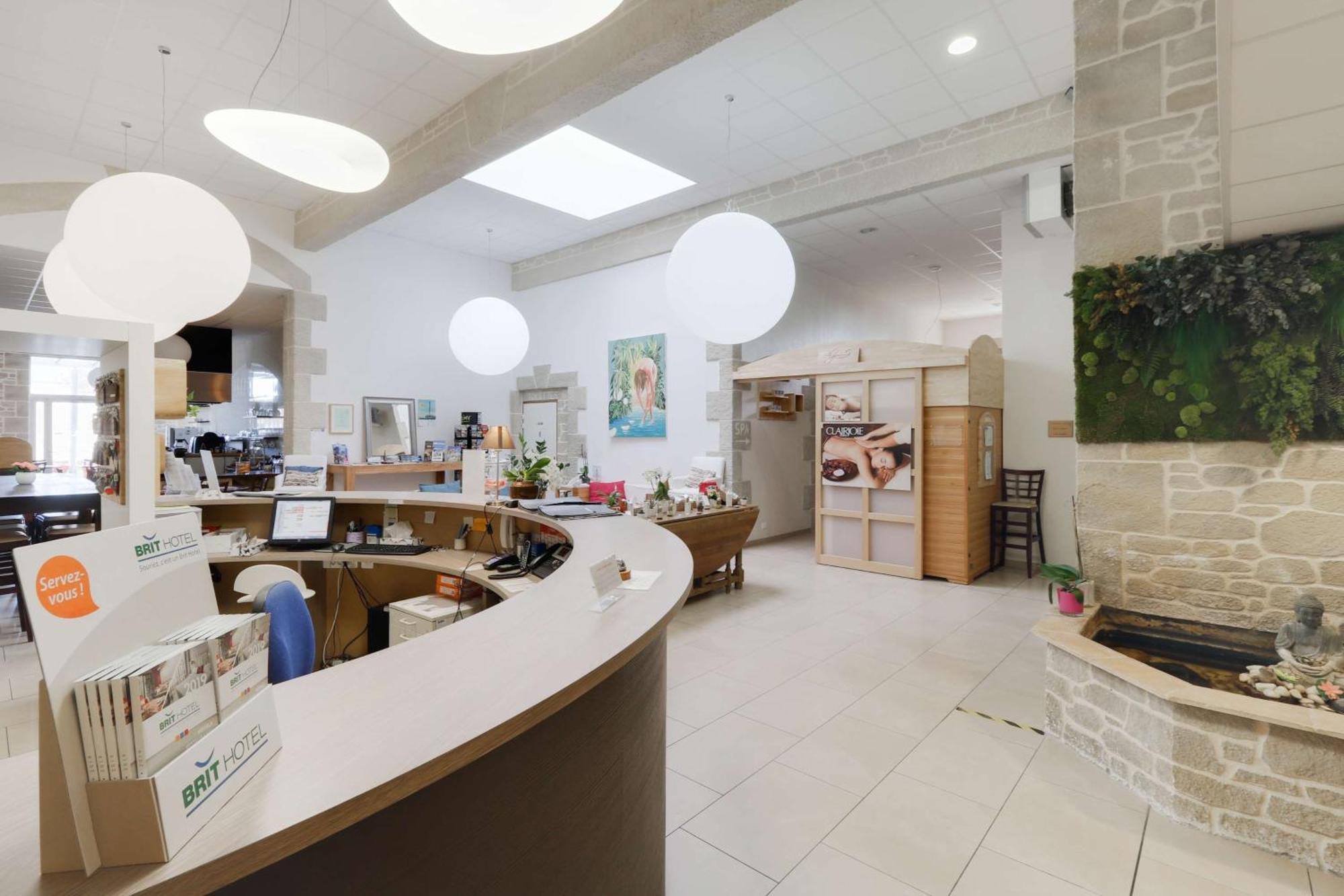 Brit Hotel Alghotel Канкал Екстериор снимка
