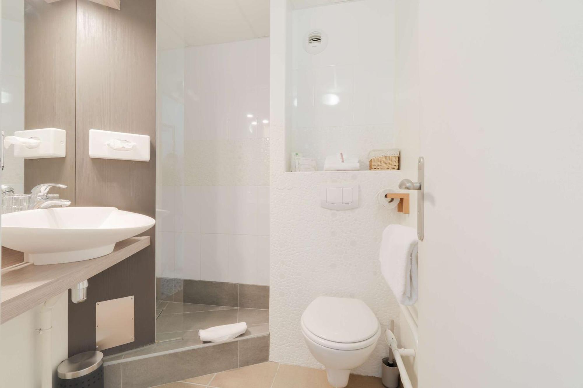 Brit Hotel Alghotel Канкал Екстериор снимка